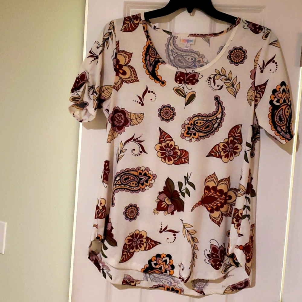 LuLaRoe, size L, paisley short sleeve jersey blouse